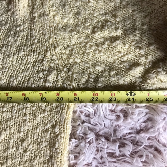 🐥VTG pale yellow chunky knit top - Picture 5 of 8